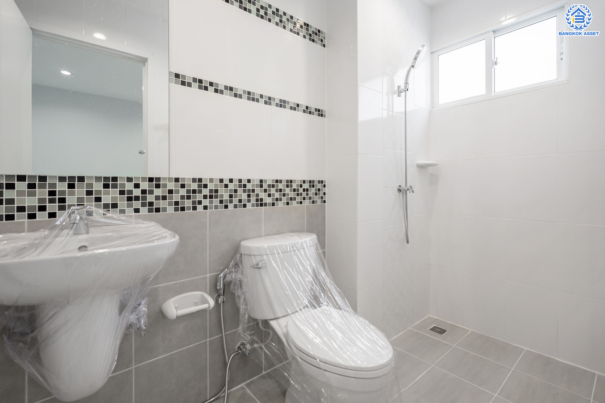 ทาวน์เฮ้าส์มือสองนนทบุรี ม.วิลเลตไลท์ ราชพฤกษ์-ปิ่นเกล้า เนื้อที่ 17.2 ตร.ว. ฟังก์ชัน 3 ห้องนอน 2 ห้องน้ำ จอดรถได้ 2 คัน  บนทำเลสะดวกสบาย เดินทางง่าย เข้า-ออกได้หลายเส้นทาง ทั้งทางราชพฤกษ์ กาญจนาภิเษก และนครอินทร์ เพียง 5 นาทีถึงจุดขึ้นทางด่วน "ศรีรัช"